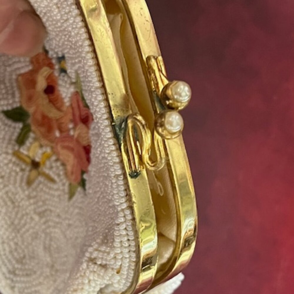 French White Beaded Embroidered Floral Pearl Kiss Lock Hinged Change Purse 4" - Picture 7 of 16